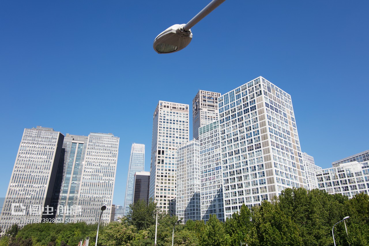 蔚蓝的天空下北京建外soho写字楼楼群
