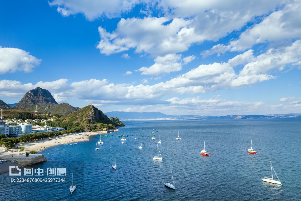 云南玉溪市抚仙湖笔架山禄充风景区白昼晴天航拍